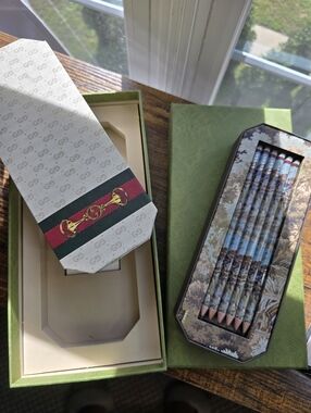 NIB Authentic Gucci Pencil Set